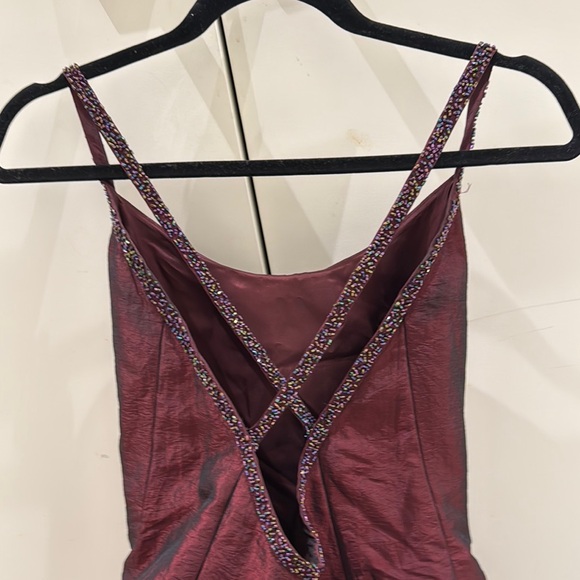 Elegant Burgundy Evening Gown - Picture 3 of 4